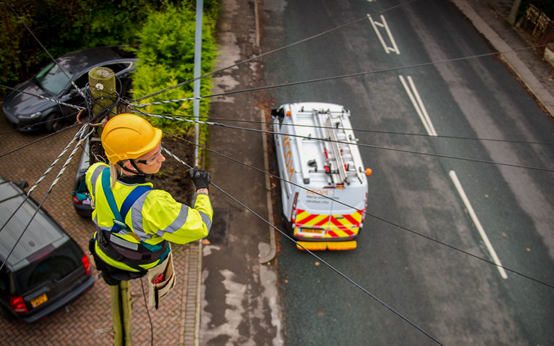 KCOM engineer installing Lightstream broadband