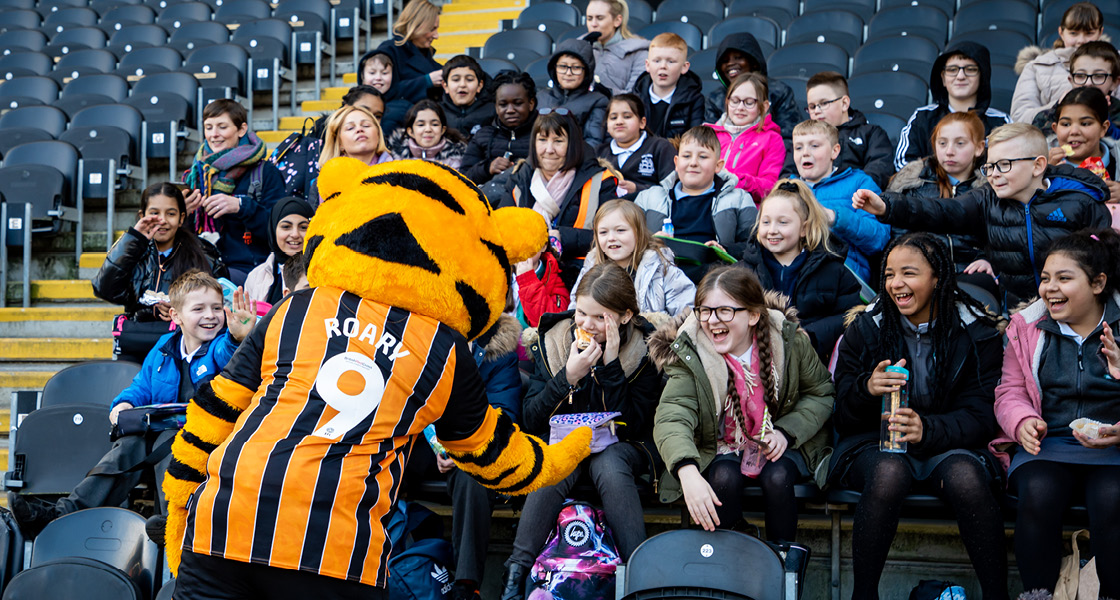 Roary the Tiger meets young fans