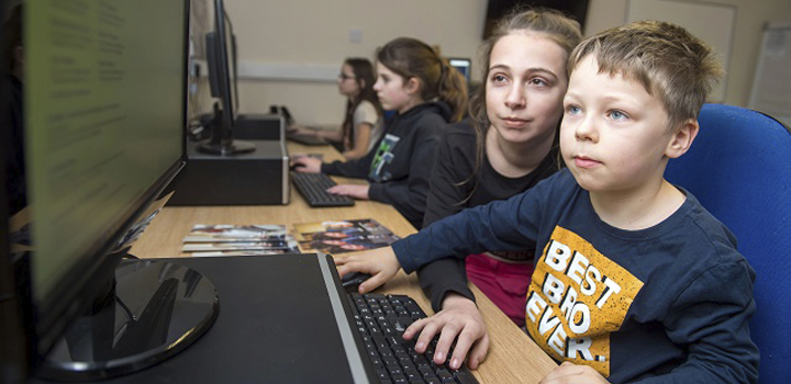 Children using KCOM community computers